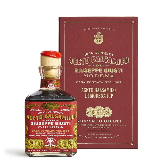 giusti-3-medaglie-d-oro-aceto-balsamico-di-modena-igp-cubica image 1