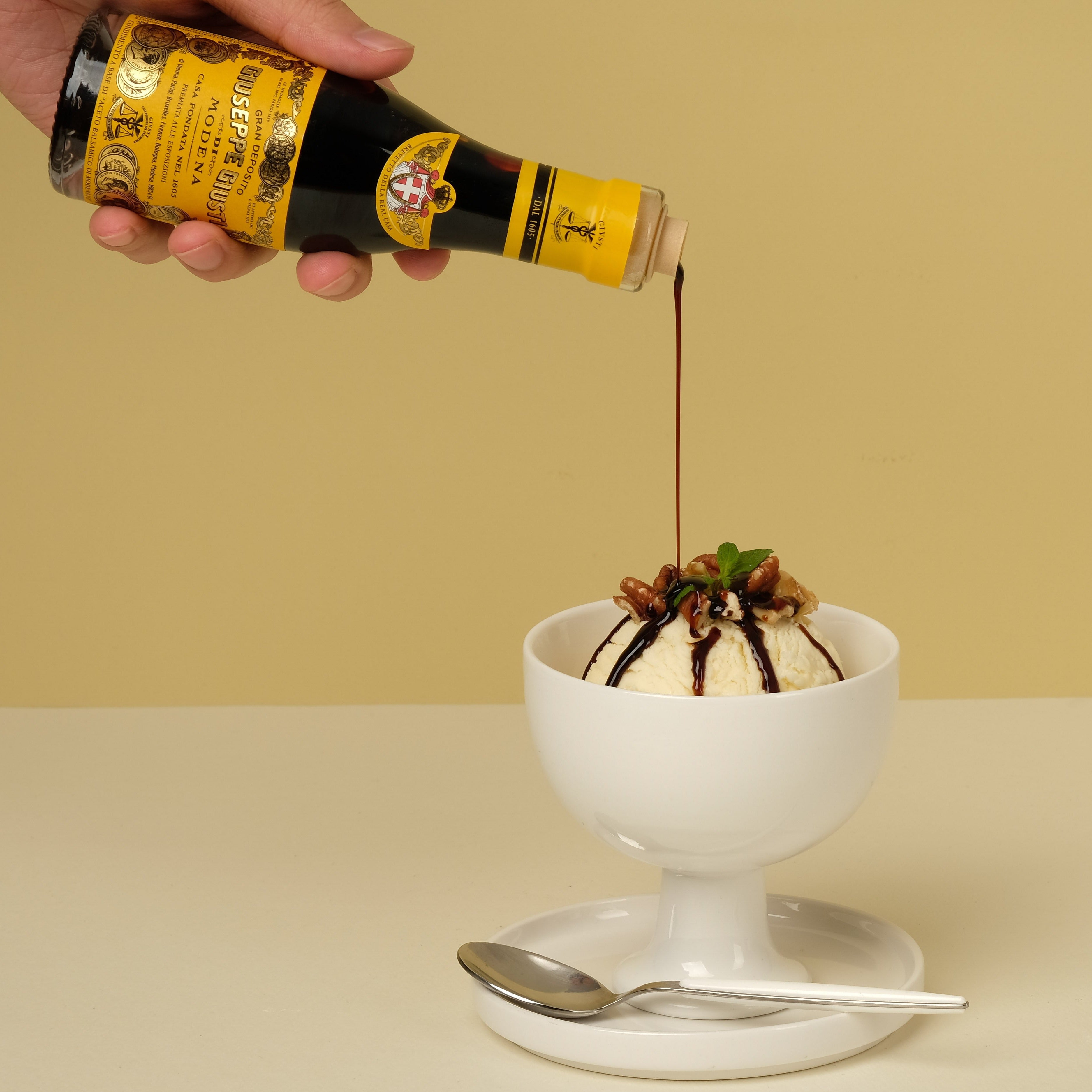giusti-4-medaglie-d-oro-aceto-balsamico-di-modena-igp-champagnottina image 2