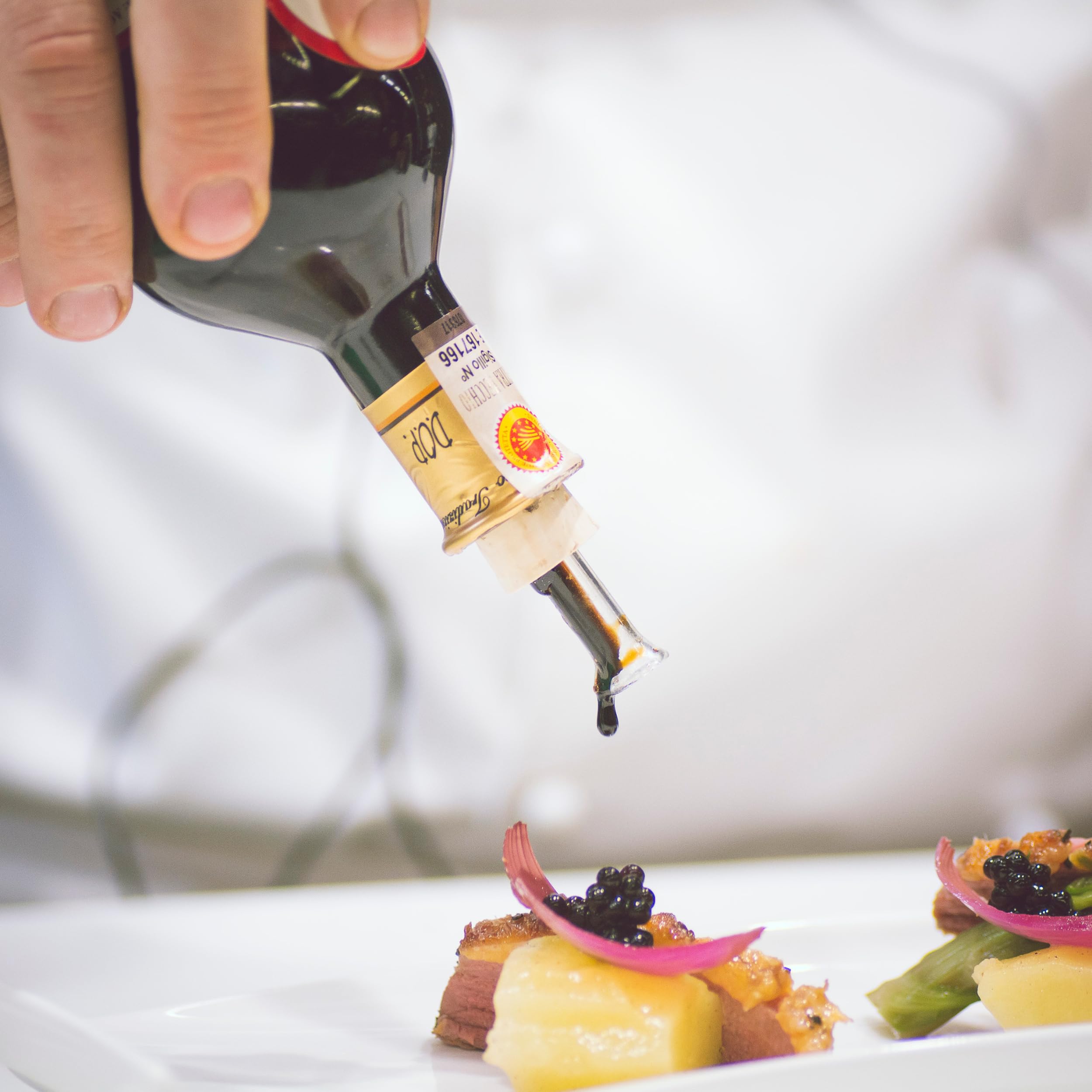 acetaia-malpighi-aceto-balsamico-tradizionale-di-modena-dop-extravecchio-ciliegi image 8