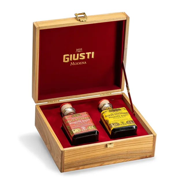 giusti-duetto-in-legno-3-e-4-medaglie-d-oro-aceto-balsamico-di-modena-igp image 1