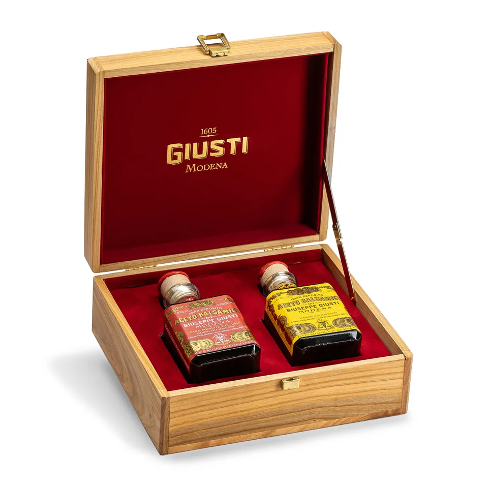 giusti-duetto-in-legno-3-e-4-medaglie-d-oro-aceto-balsamico-di-modena-igp image 1